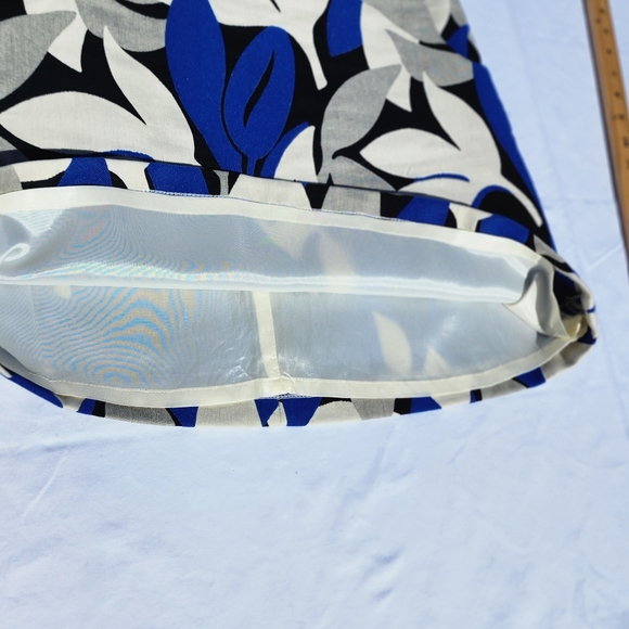 J McLaughlin Cobalt Blue Black Cream Leaf Floral Print a-line Skirt Size 2 - Picture 5 of 8